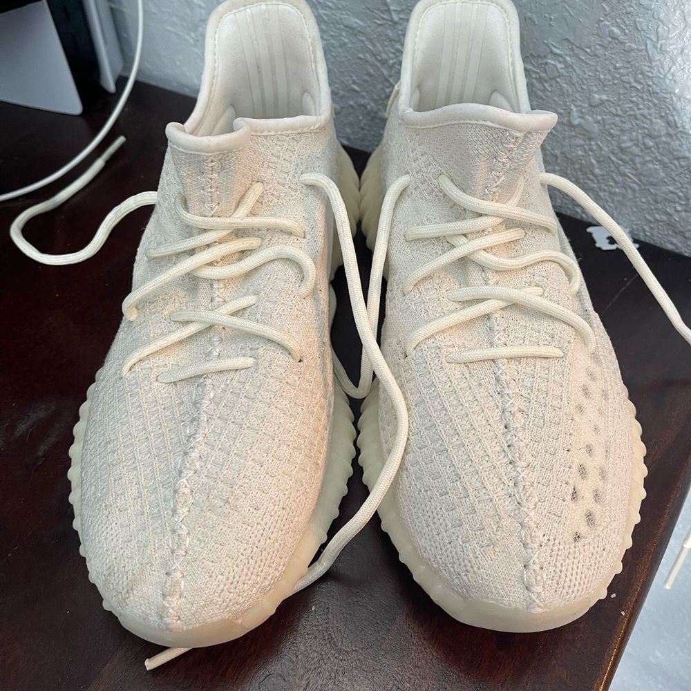 Adidas Cream White yeeze 350 v2